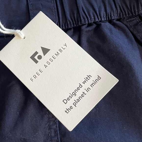 NWT Free Assembly Navy Joggers, Medium - Picture 6 of 14